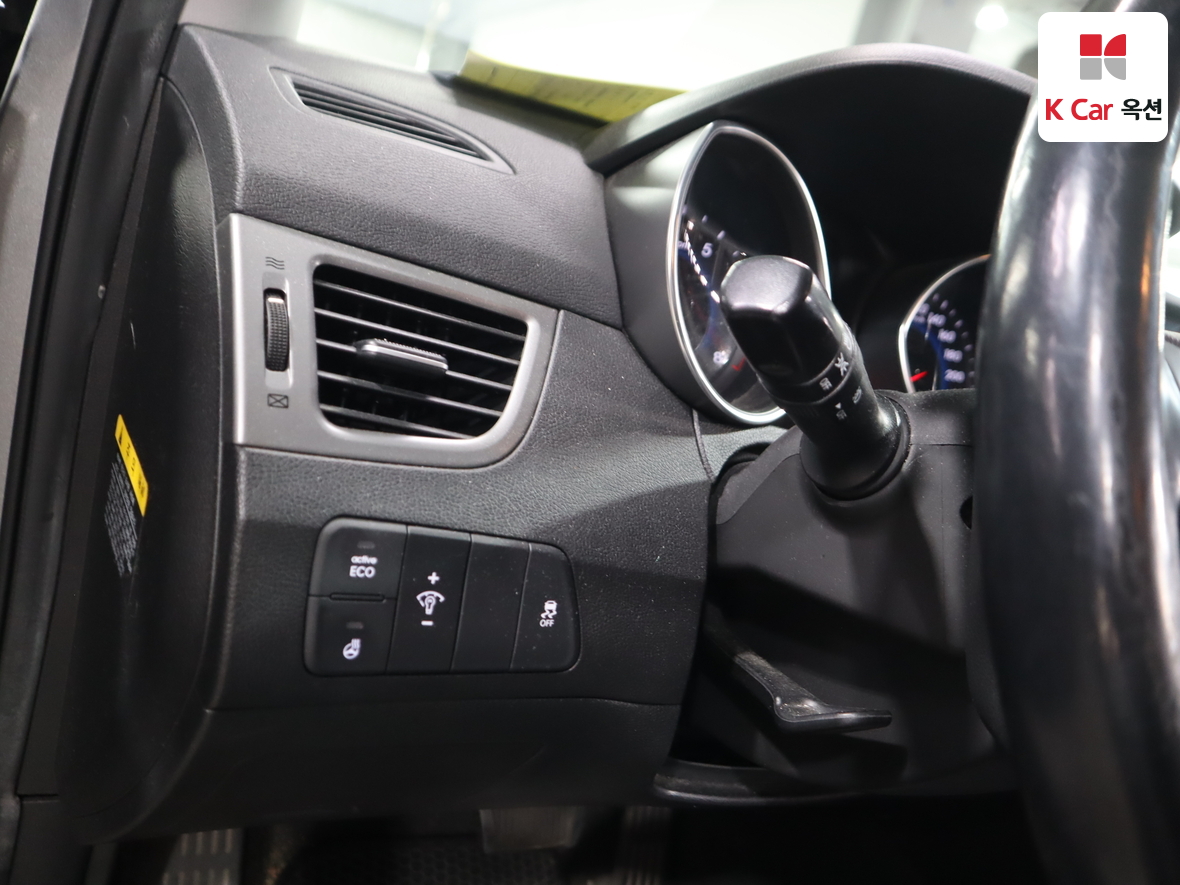 Hyundai Elantra 2015 - Image 9