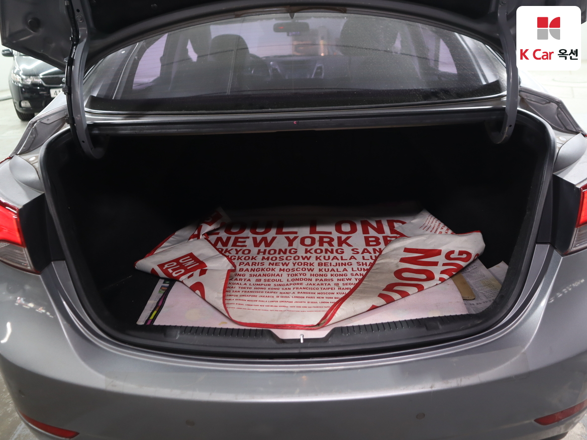 Hyundai Elantra 2015 - Image 27