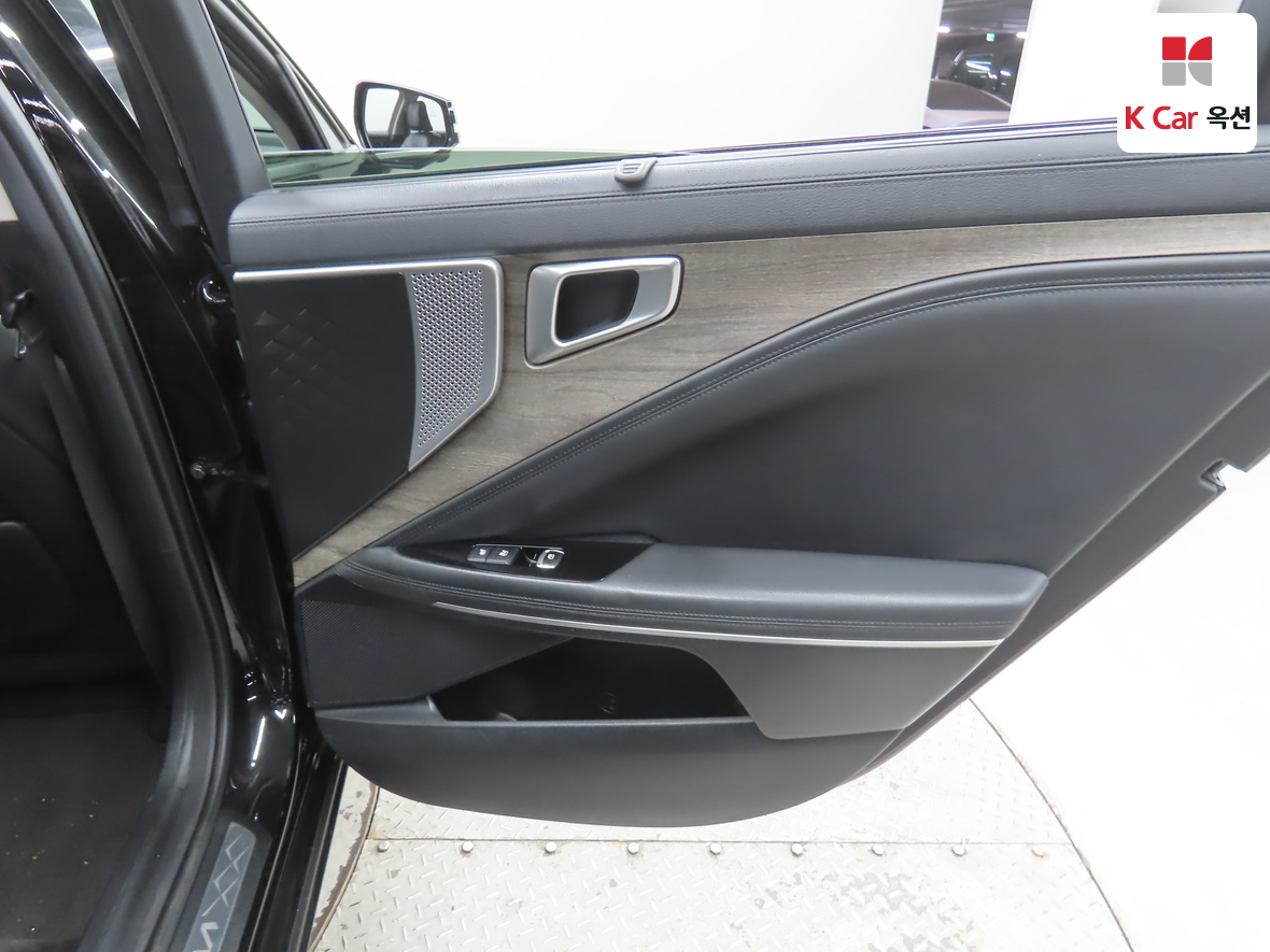 Kia K8 2023 - Image 28