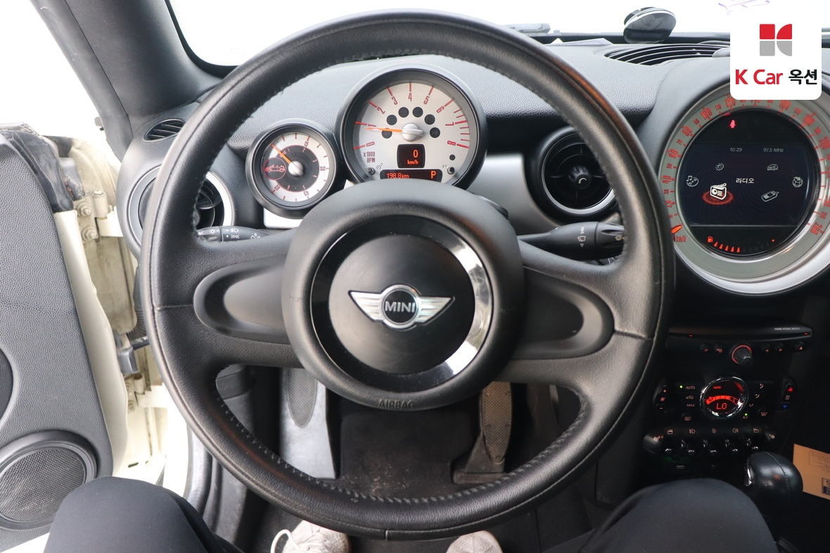 BMW MINI 2013 - Image 10