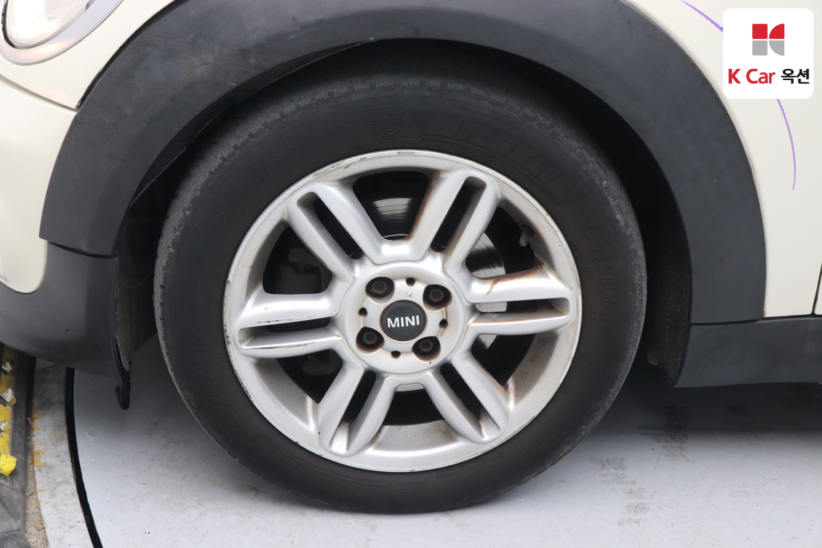 BMW MINI 2013 - Image 42