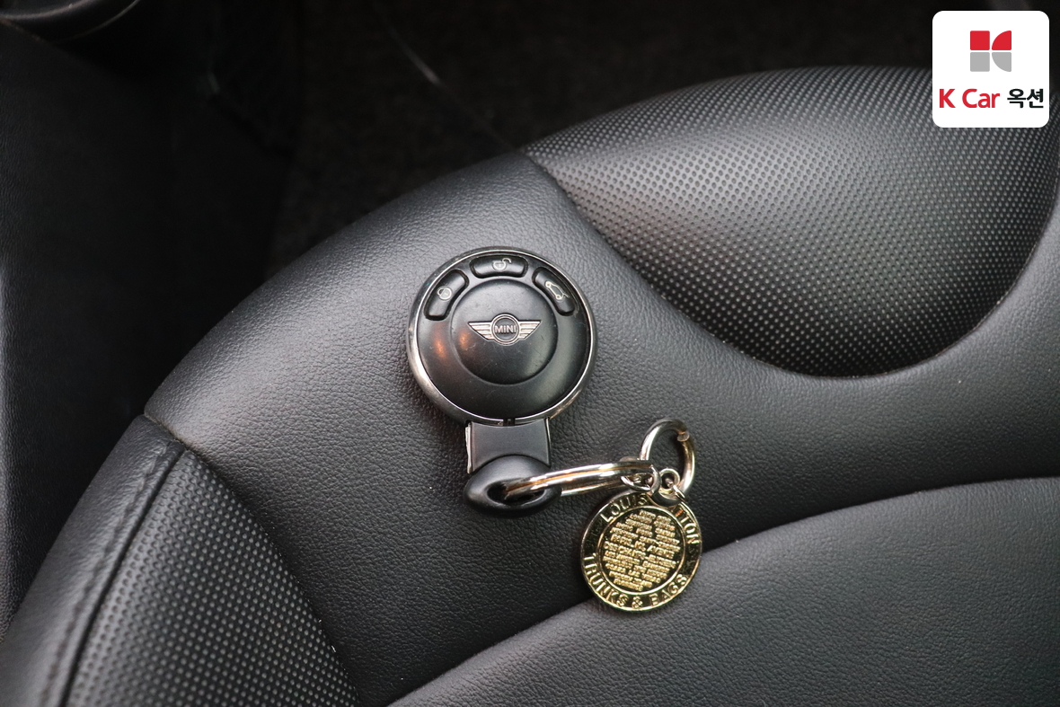 BMW MINI 2013 - Image 17