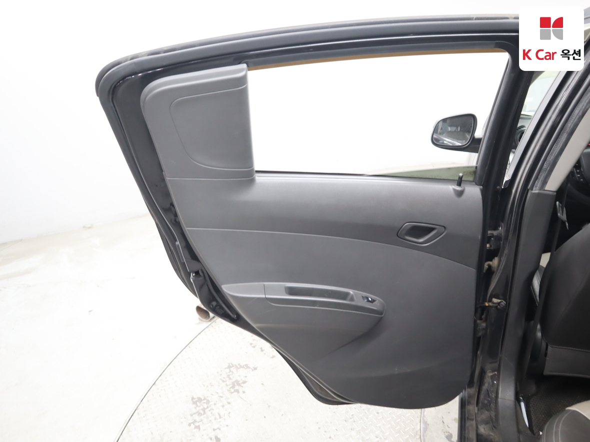 جنرال موتورز كوريا سبارك 2012 - صورة 22