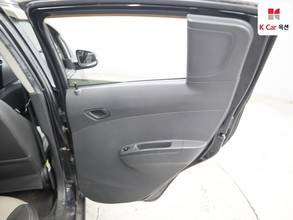 جنرال موتورز كوريا سبارك 2012 - صورة 27