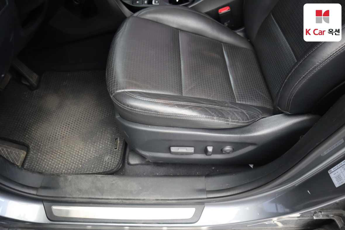 Hyundai Santa Fe 2015 - Image 18