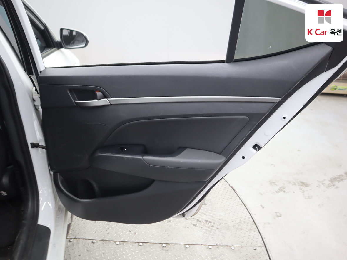 현대자동차 아반떼 2016 - 이미지 26