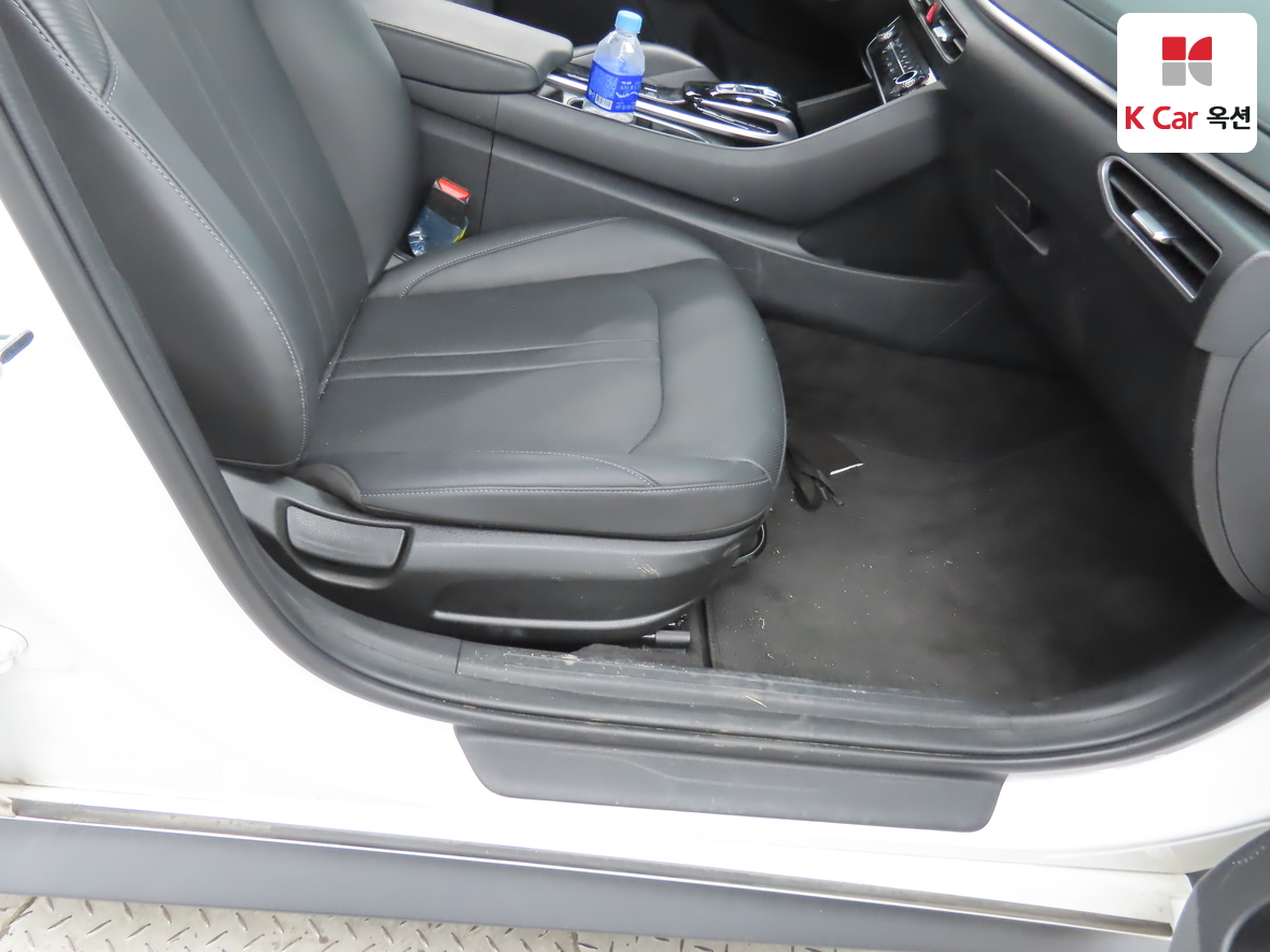 Hyundai Sonata 2022 - Image 28