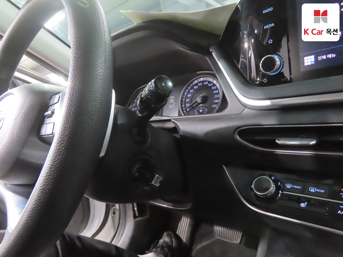 Hyundai Sonata 2022 - Image 11