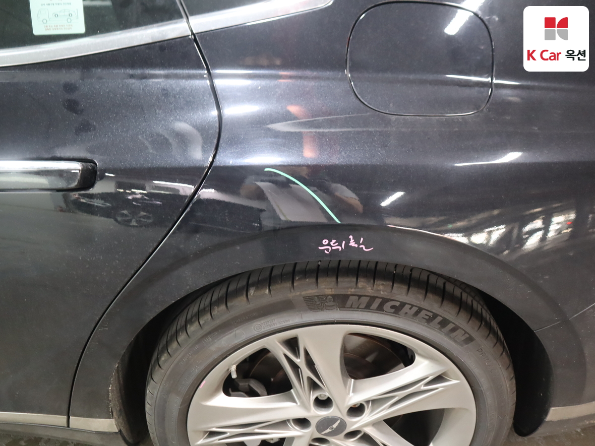 Genesis G90 2022 - Image 37