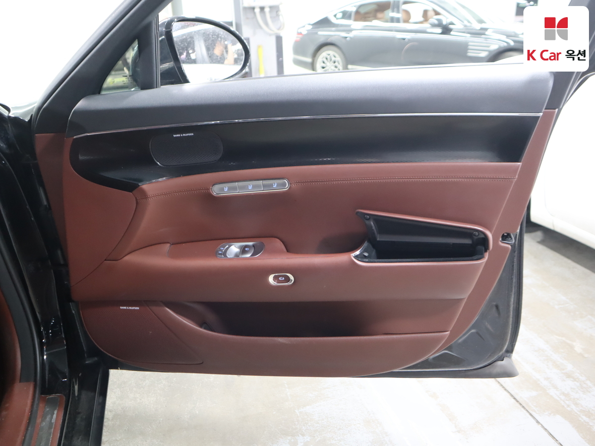 Genesis G90 2022 - Image 30