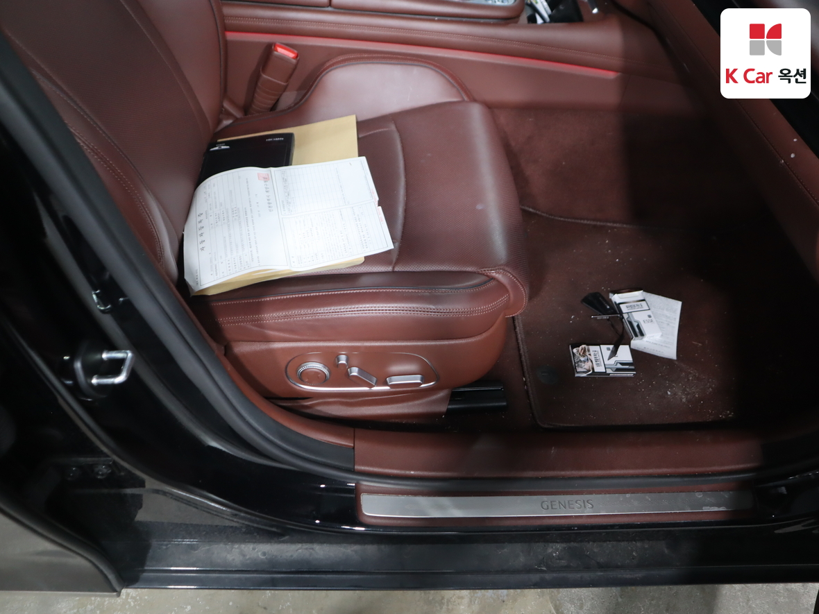 Genesis G90 2022 - Image 31