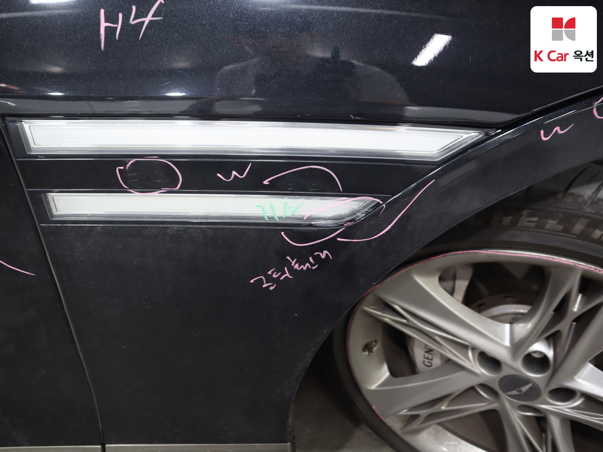 Genesis G90 2022 - Image 42