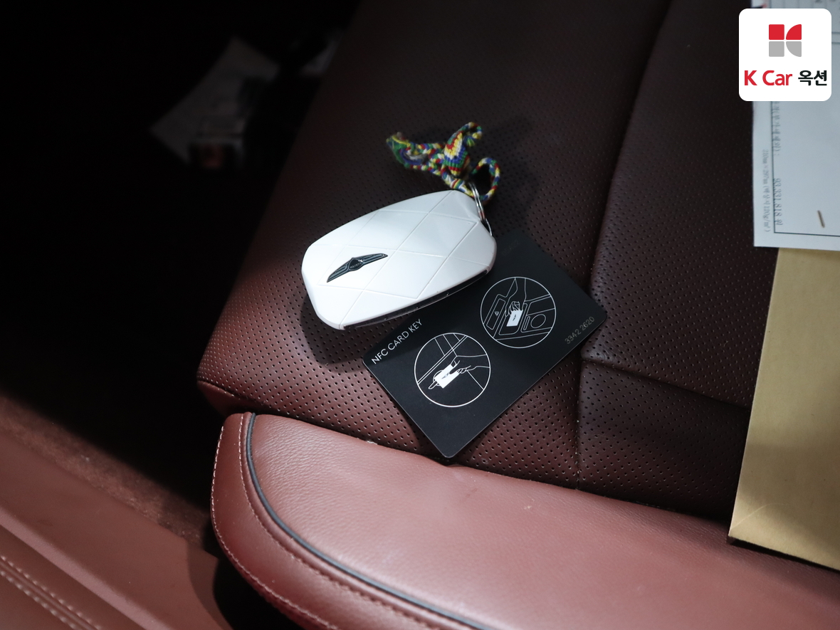 Genesis G90 2022 - Image 17