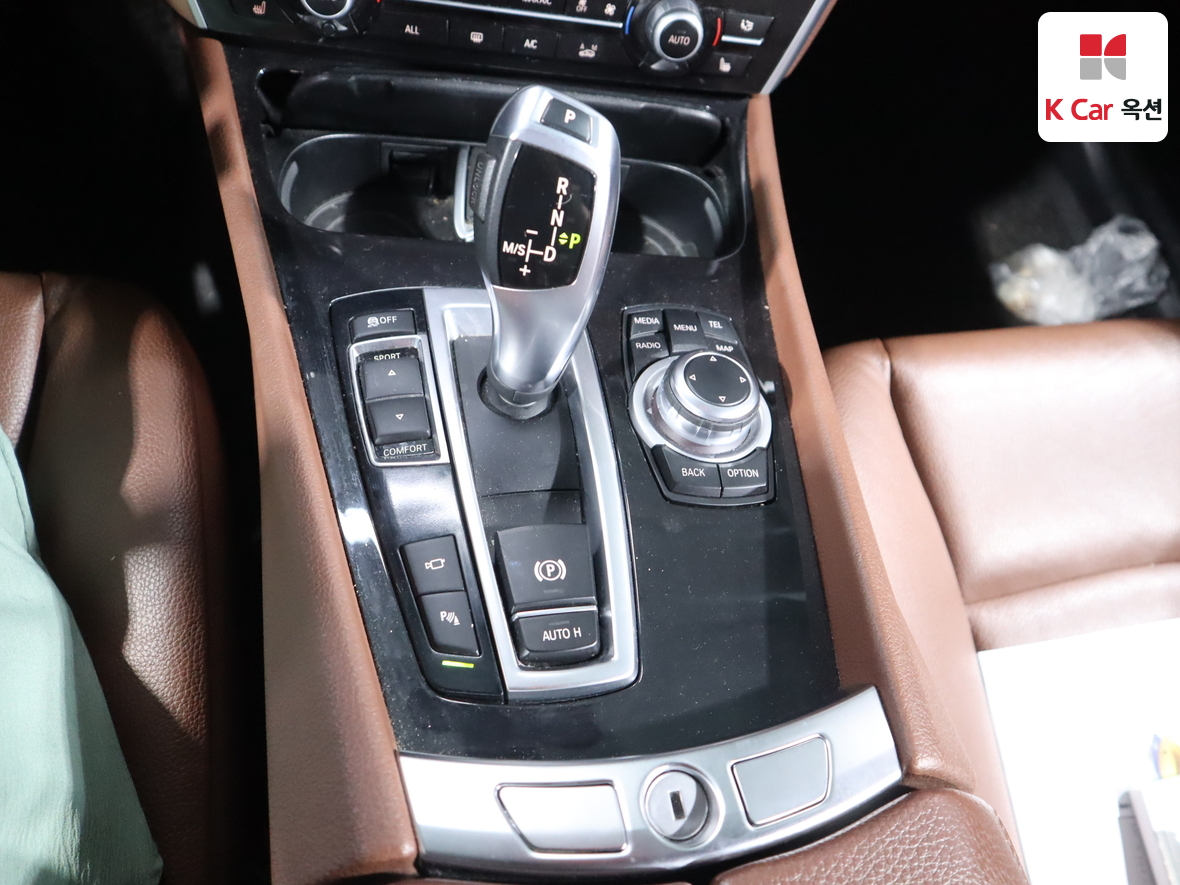 BMW 5 Series - 16