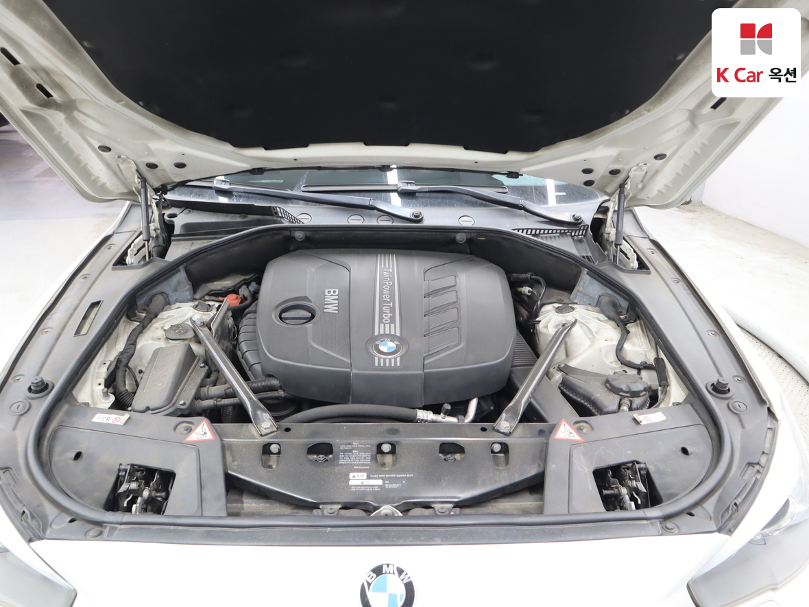 BMW 5 Series - 34