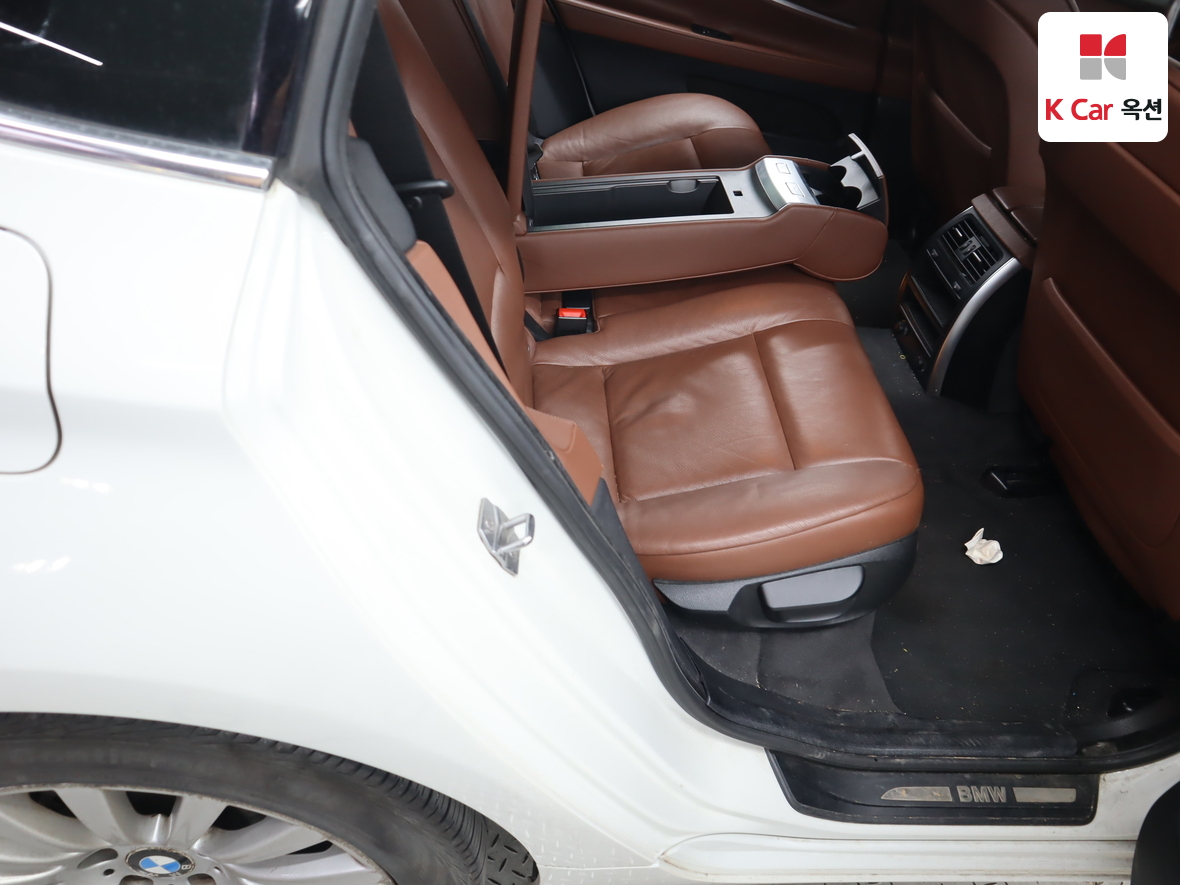 BMW 5 Series - 29