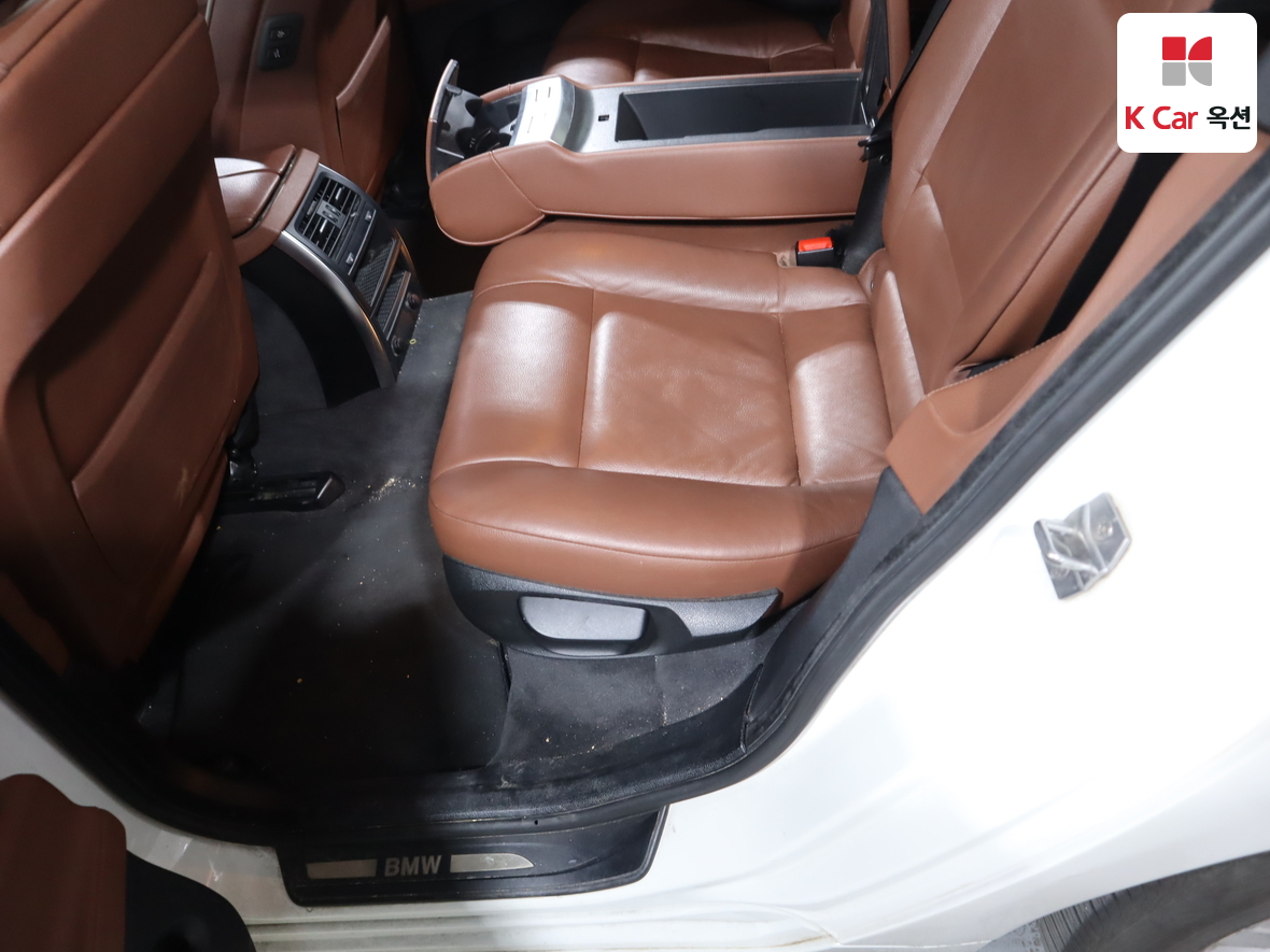 BMW 5 Series - 24
