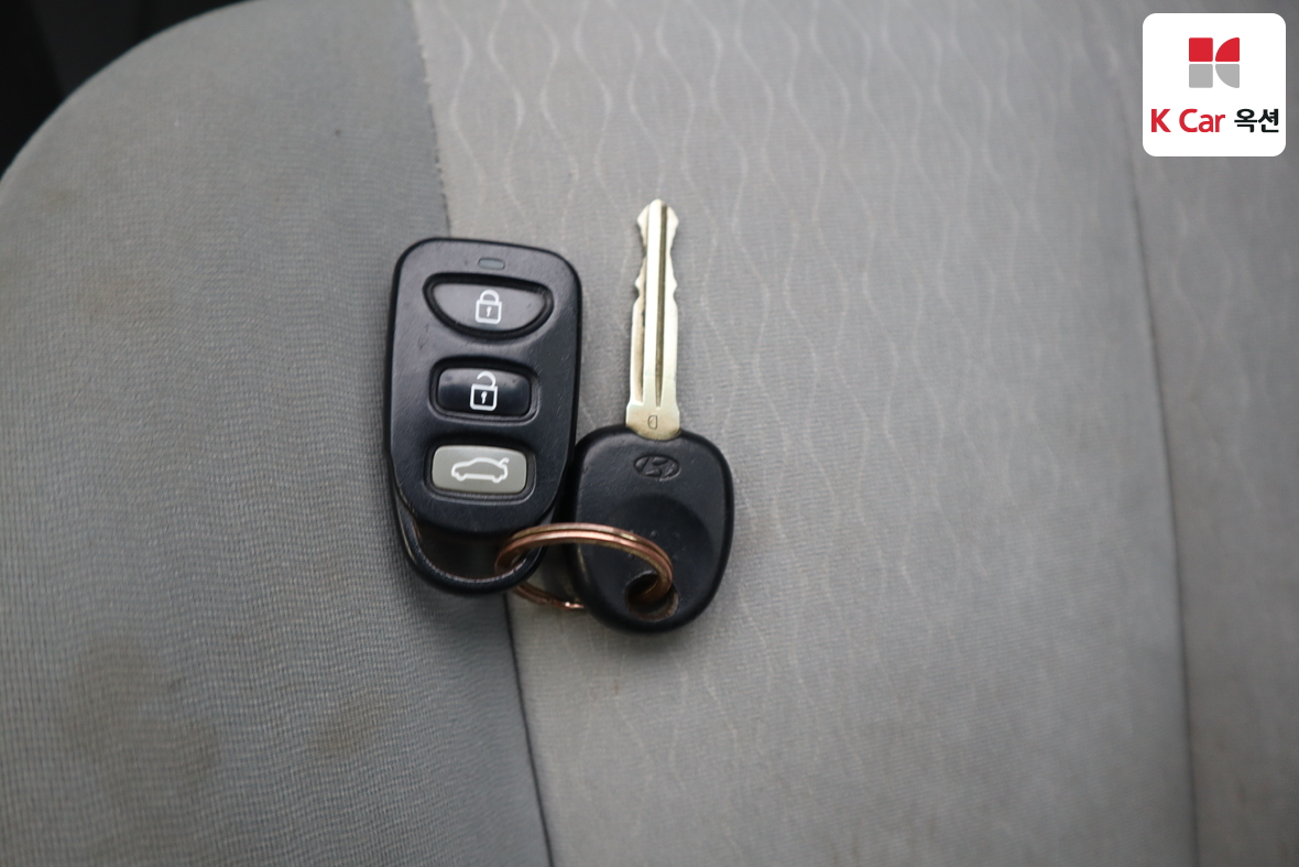 Hyundai Elantra 2007 - Image 17