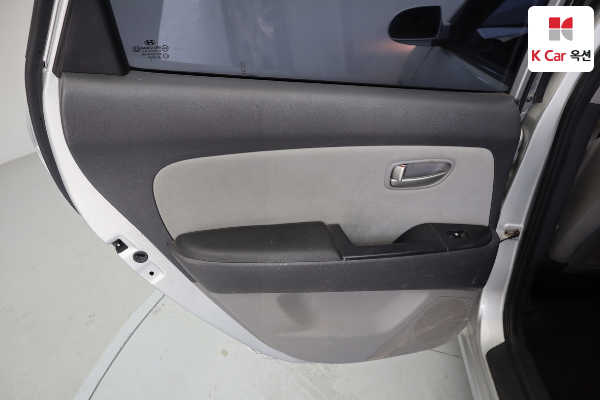 Hyundai Elantra 2007 - Image 21