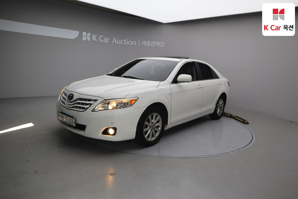Toyota Camry 2011 - Image 1