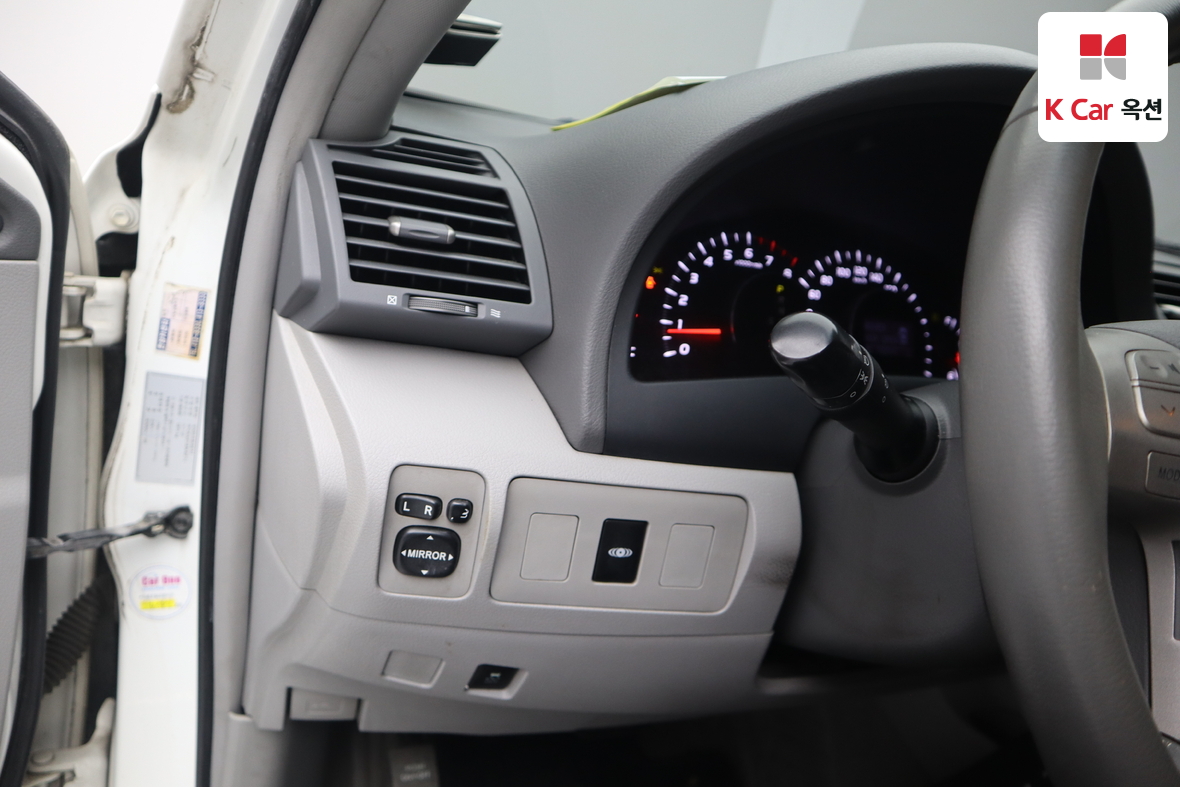 Toyota Camry 2011 - Image 9