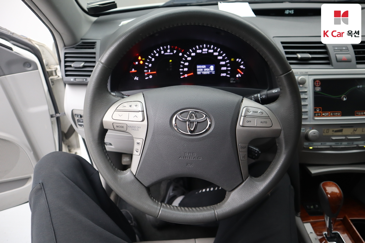 Toyota Camry 2011 - Image 10