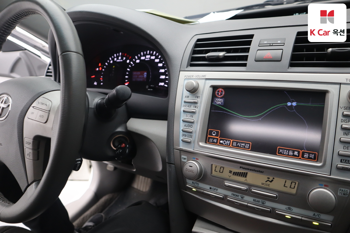 Toyota Camry 2011 - Image 11