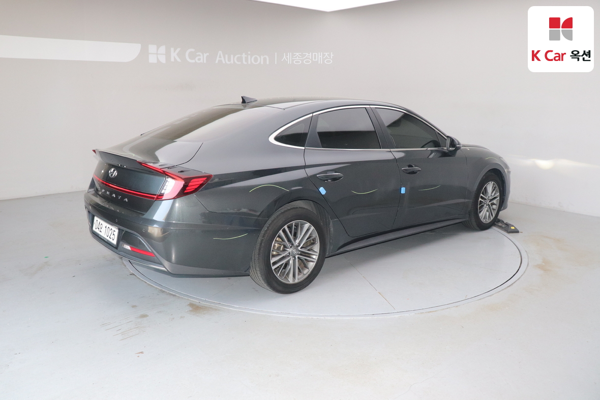 Hyundai Sonata 2020 - Image 2