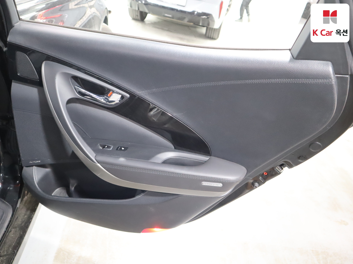 هيونداي أزيرا 2015 - صورة 25