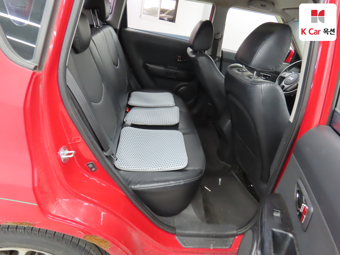 كيا سول 2010 - صورة 27