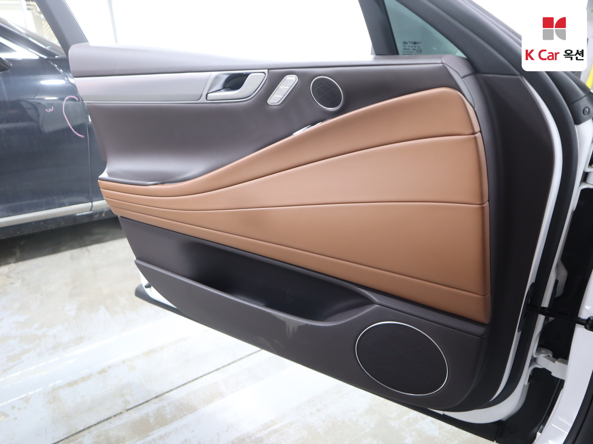 Genesis G80 - 8