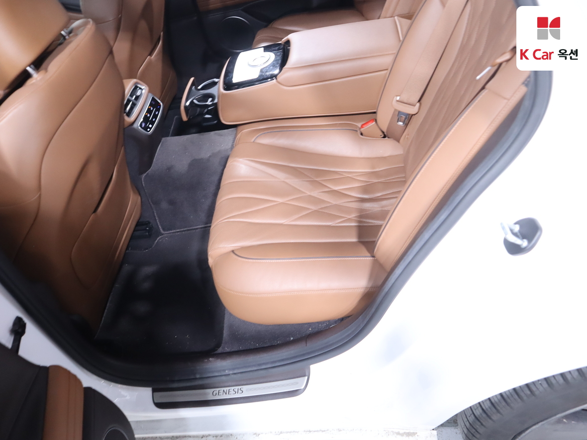 Genesis G80 - 24