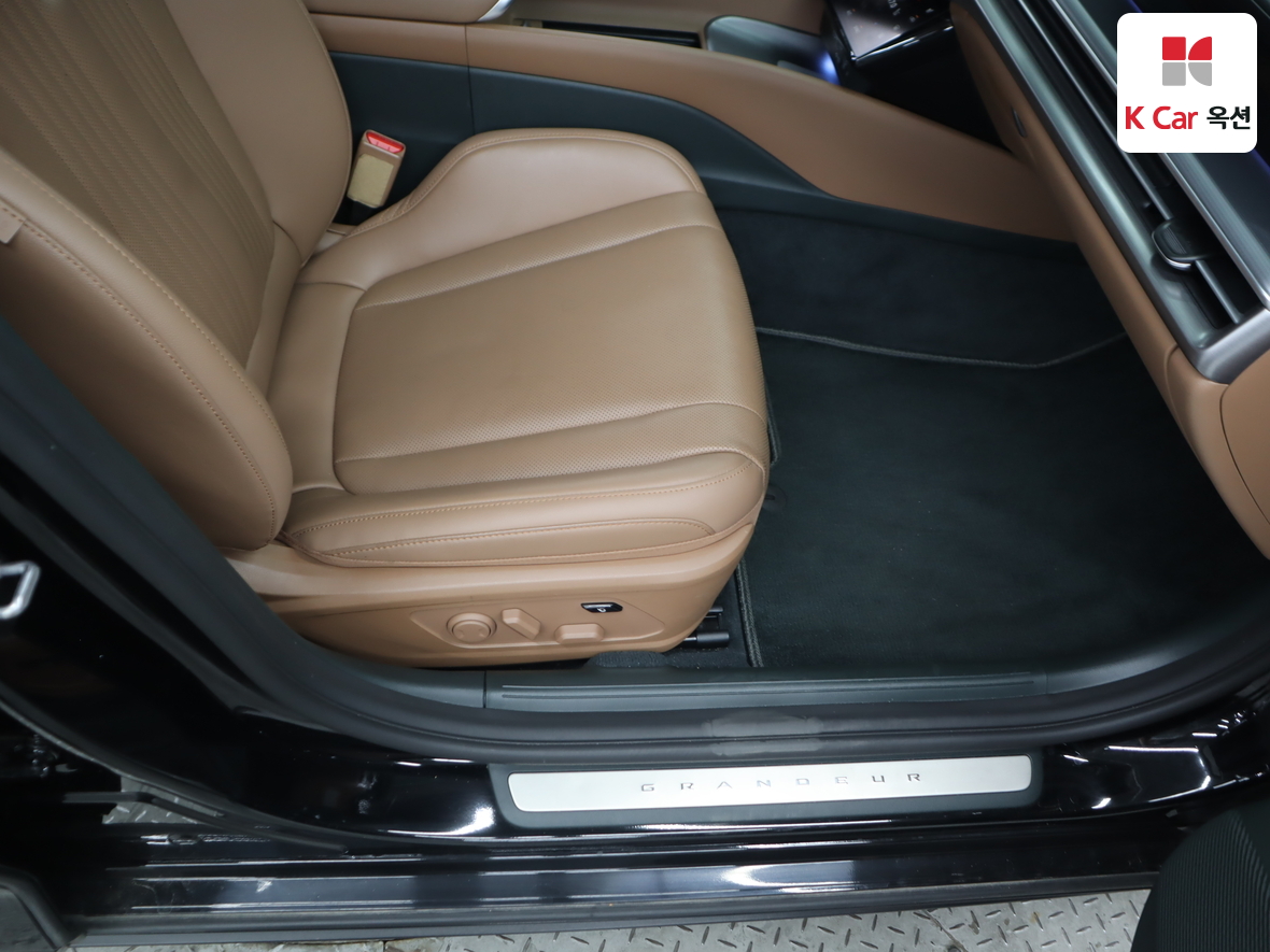 Hyundai AZERA 2023 - Image 31