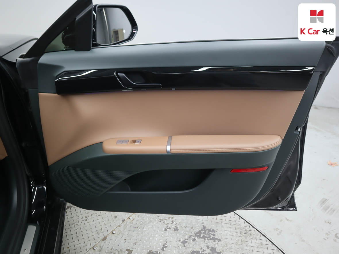 Hyundai AZERA 2023 - Image 30