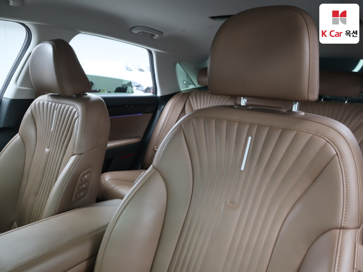 Hyundai AZERA 2023 - Image 19