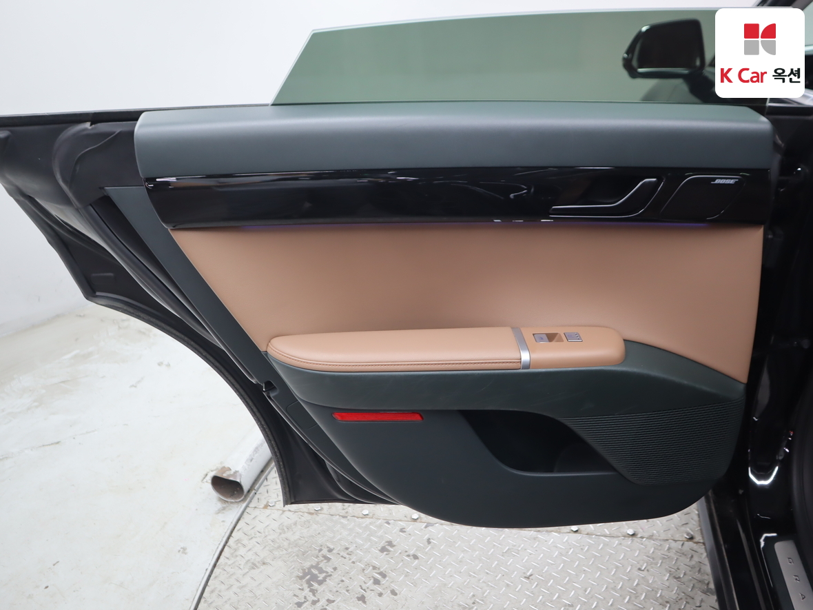 Hyundai AZERA 2023 - Image 22