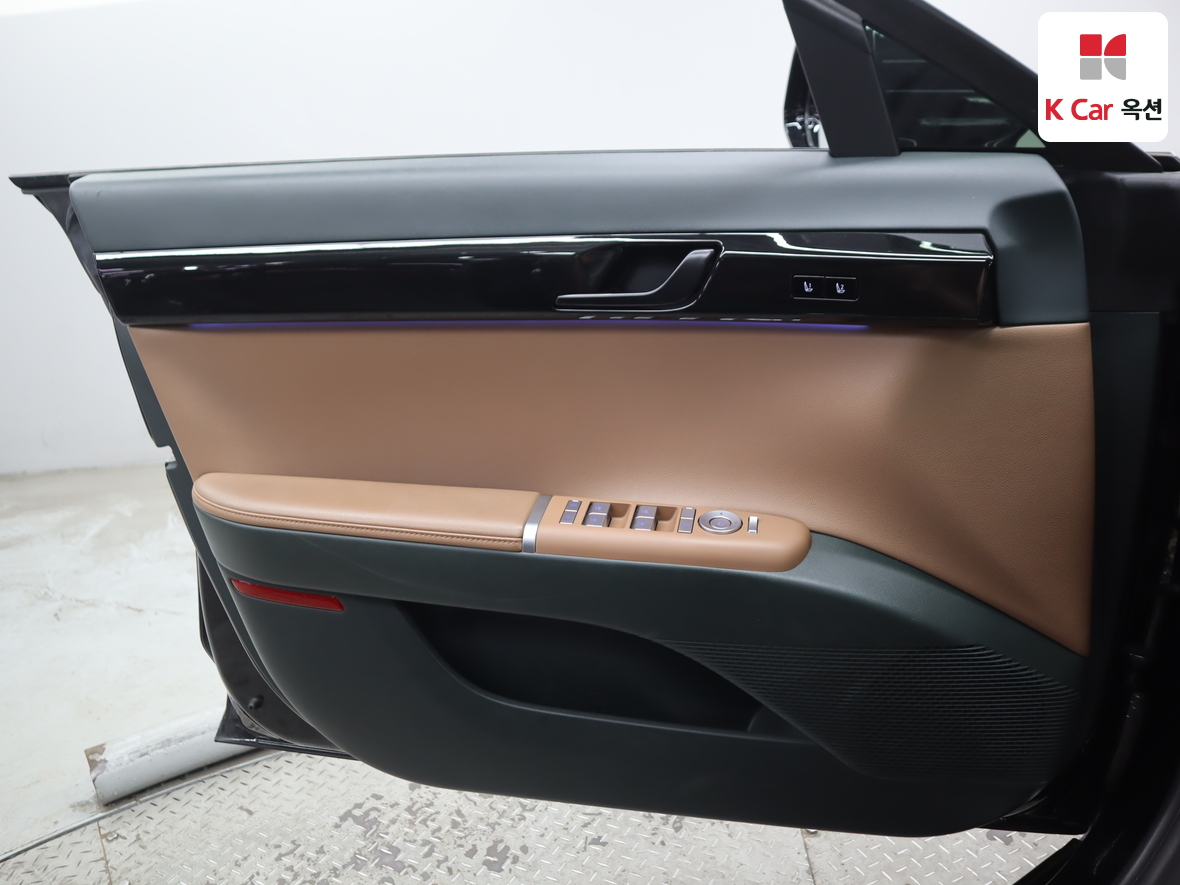 Hyundai AZERA 2023 - Image 8