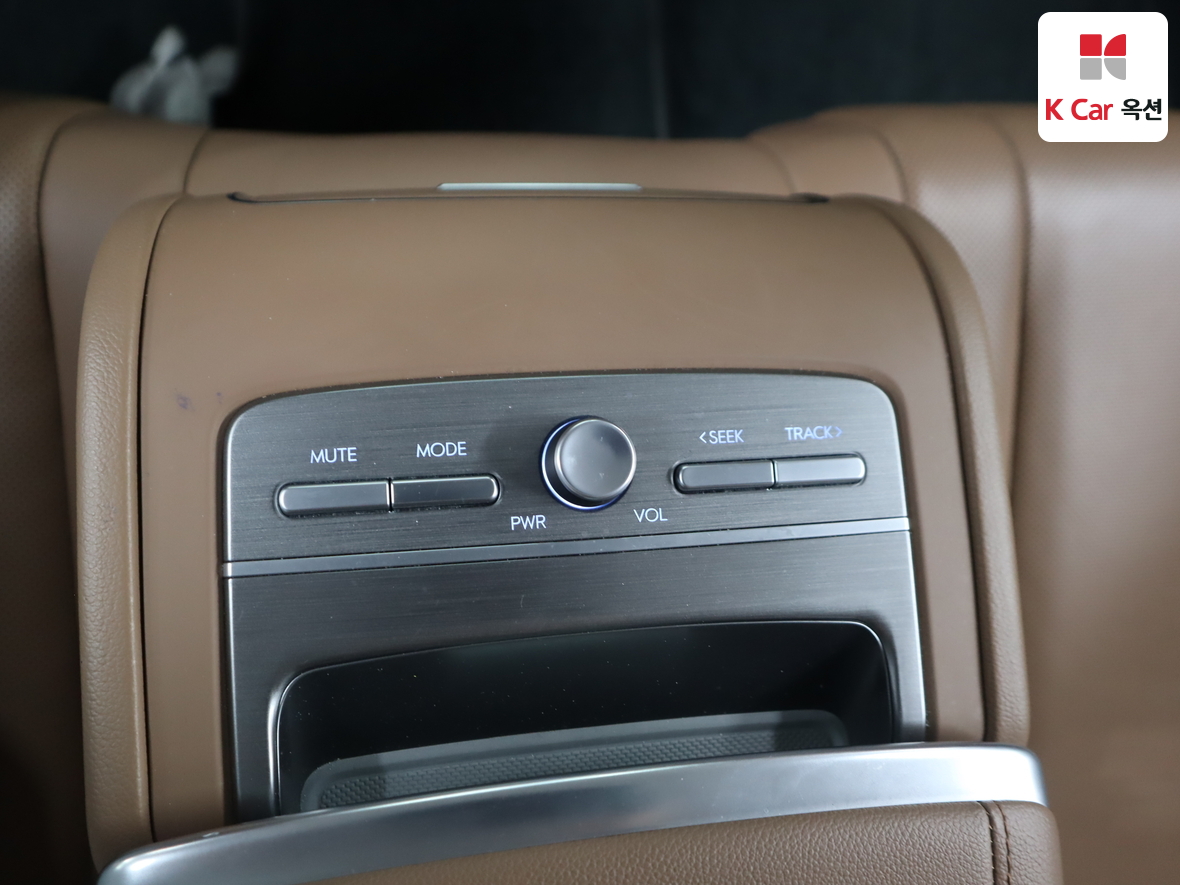 Hyundai AZERA 2023 - Image 24