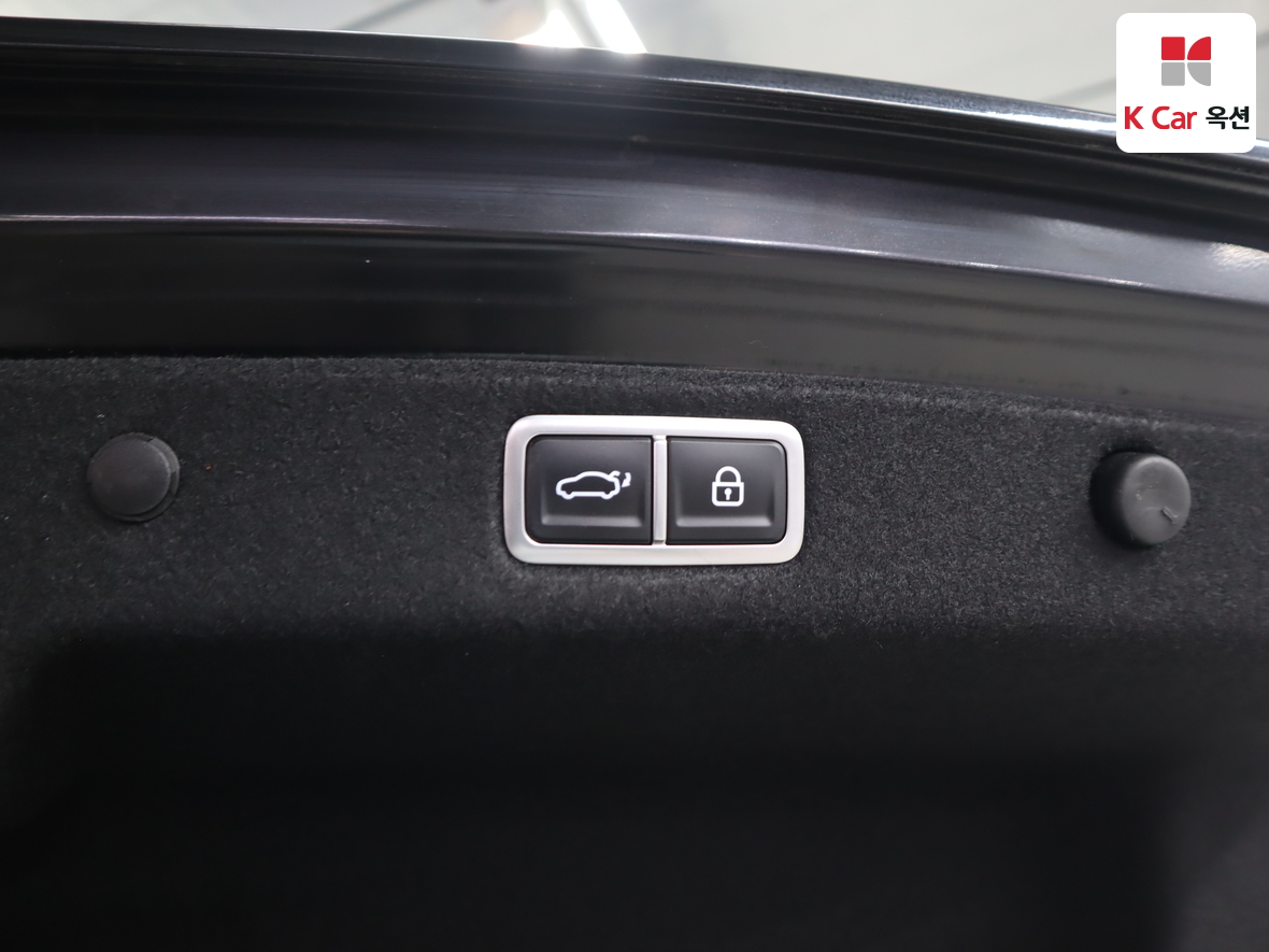 Hyundai AZERA 2023 - Image 27