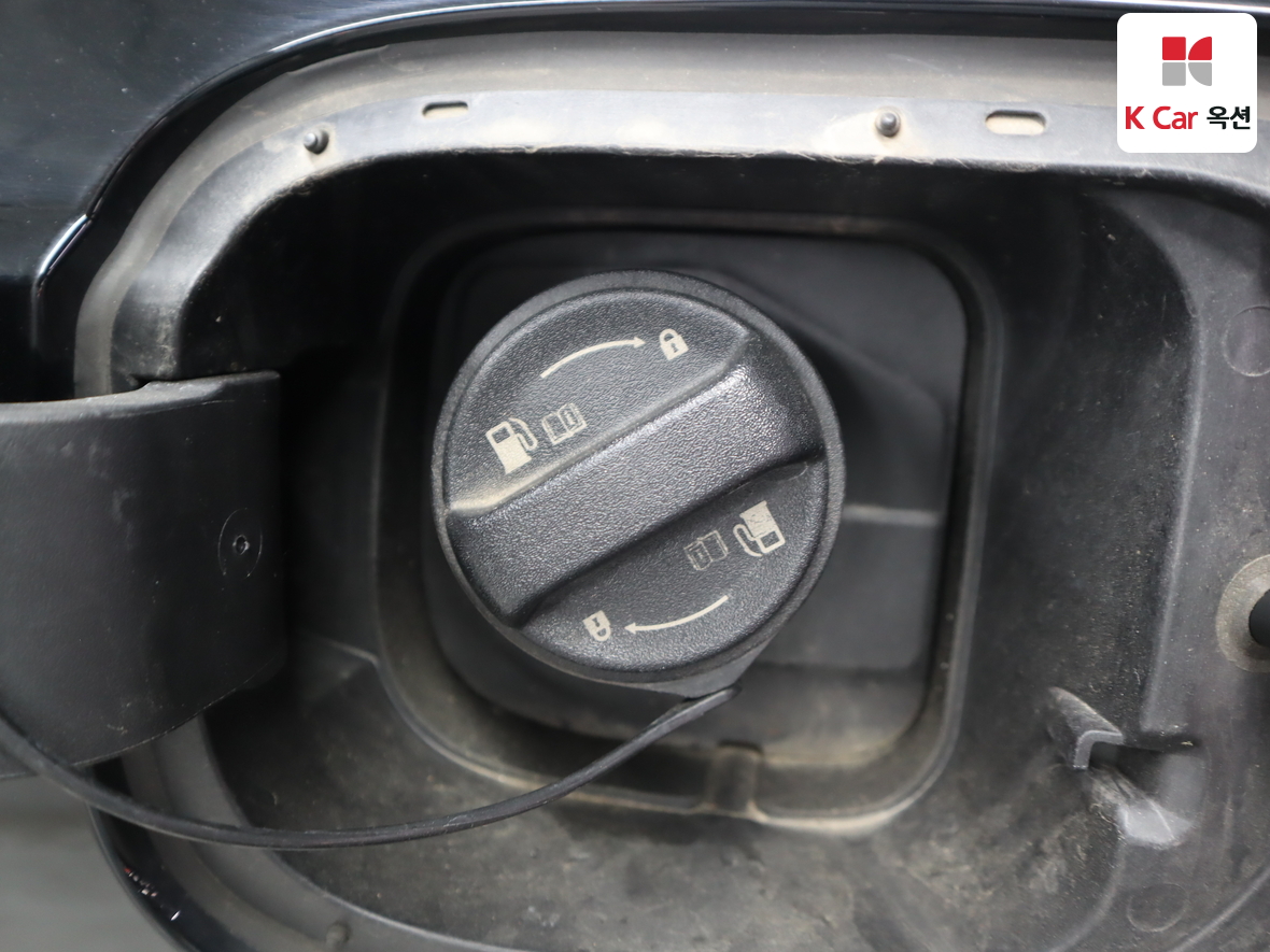 Hyundai AZERA 2023 - Image 25