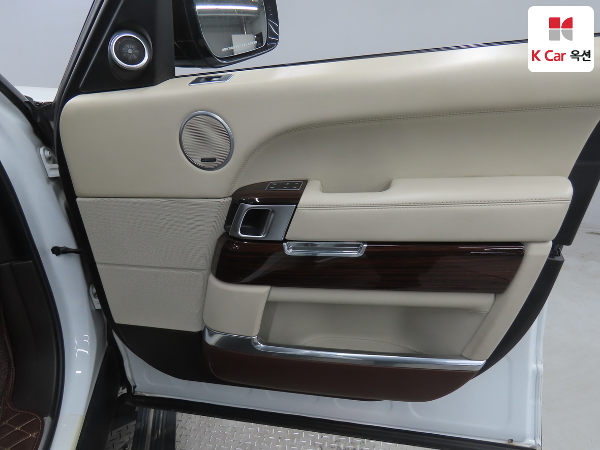 Land Rover Range Rover 2015 - Image 36
