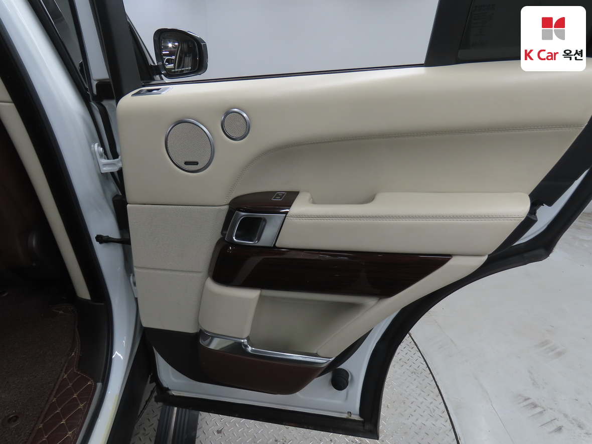 Land Rover Range Rover 2015 - Image 34