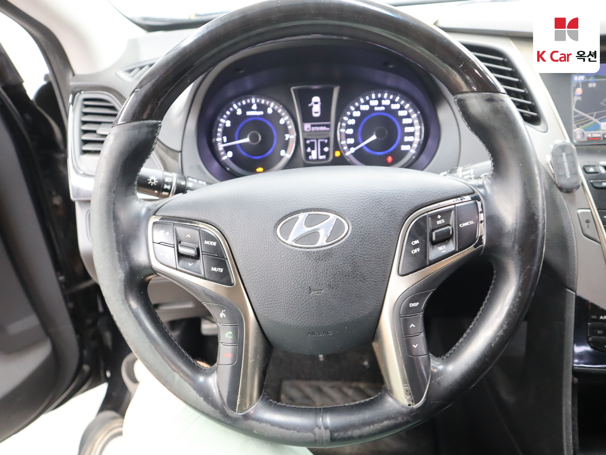 هيونداي أزيرا 2011 - صورة 10