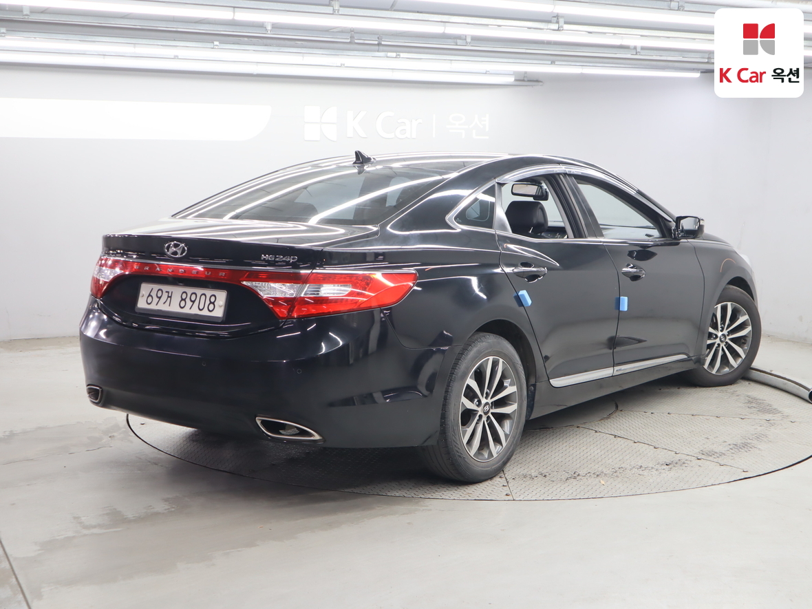 هيونداي أزيرا 2011 - صورة 2