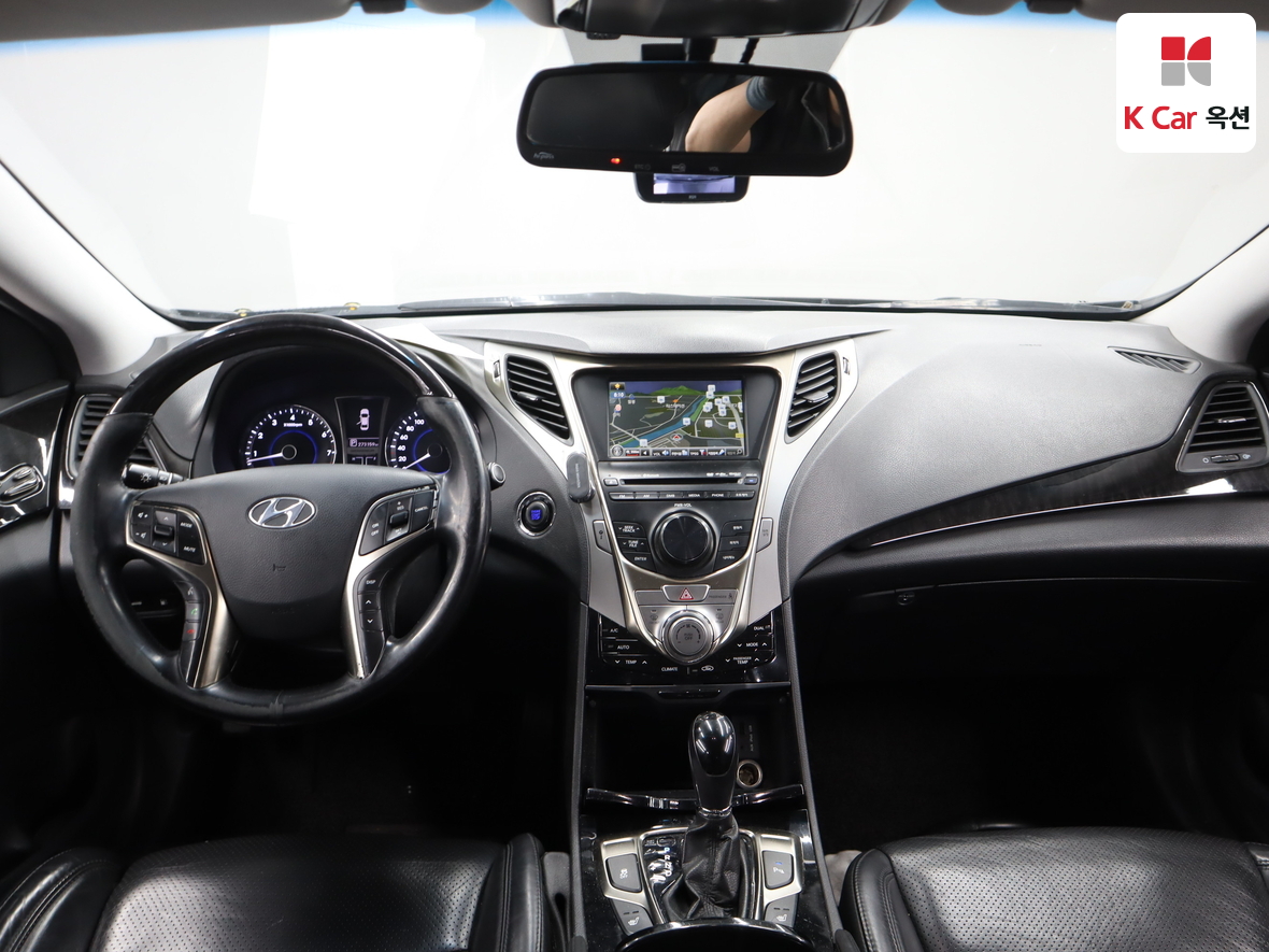 هيونداي أزيرا 2011 - صورة 3