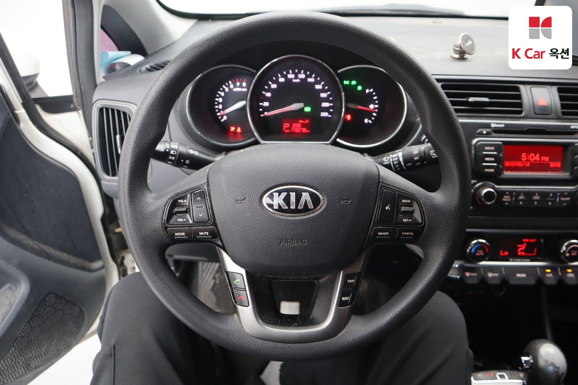 Kia Pride 2013 - Image 10