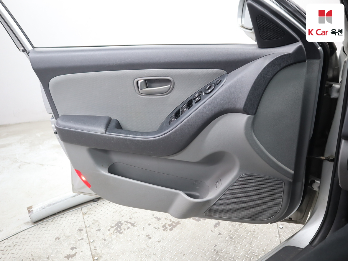 هيونداي إلانترا 2009 - صورة 8