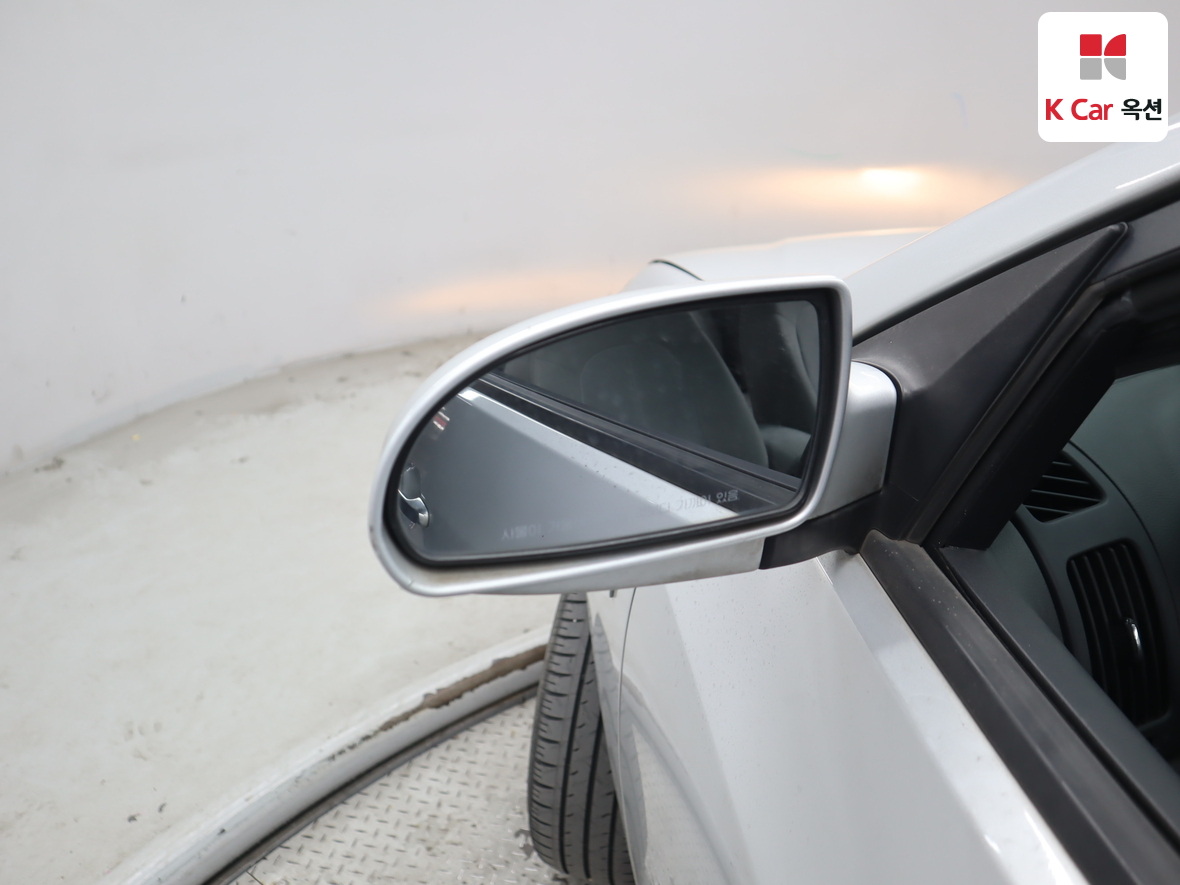 هيونداي إلانترا 2009 - صورة 20