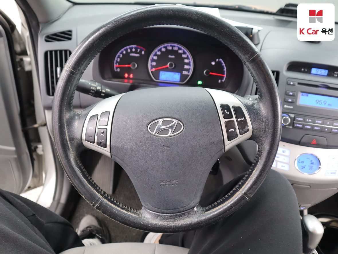 هيونداي إلانترا 2009 - صورة 10