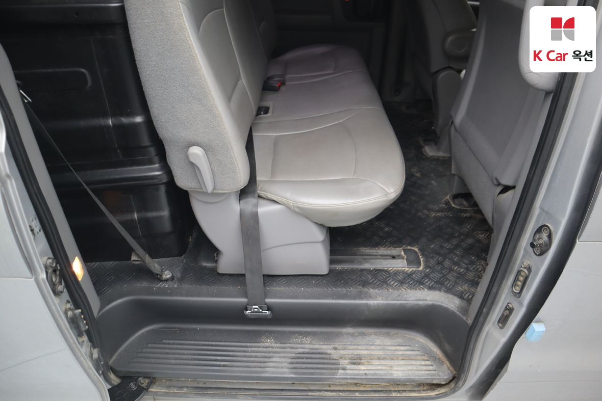 Hyundai Grand Starex 2017 - Image 23